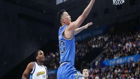 新赛季巡回赛拉开帷幕，威廉姆斯再创佳绩，丁某表现惊艳